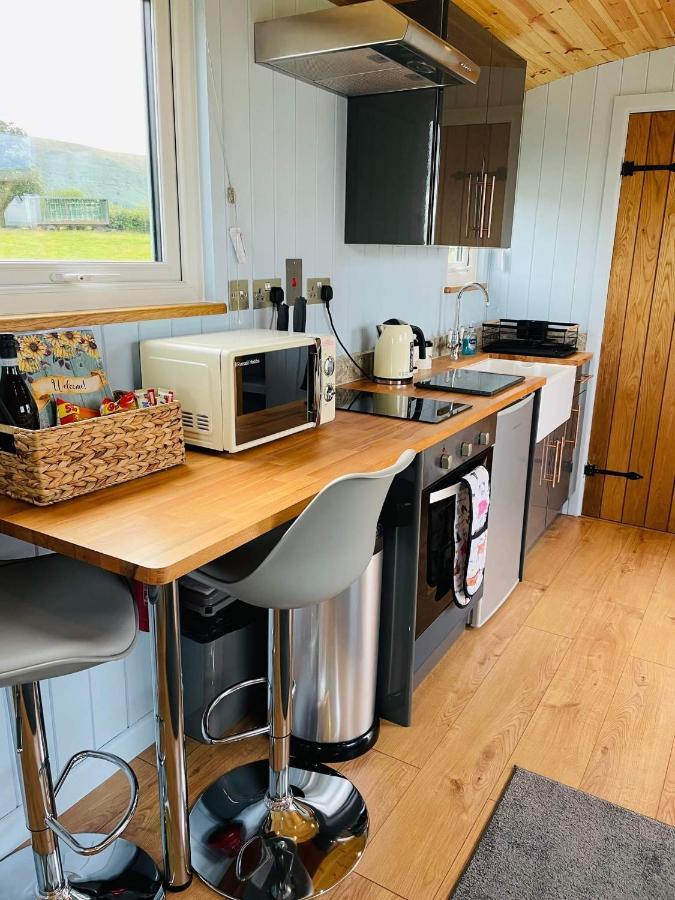 Bespoke Luxury Huts With Hot Tubs. Located In The Black Mountains. Llanveynoe Zewnętrze zdjęcie