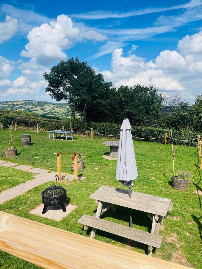 Bespoke Luxury Huts With Hot Tubs. Located In The Black Mountains. Llanveynoe Zewnętrze zdjęcie